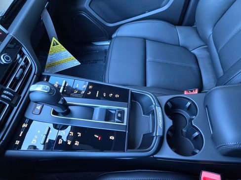 New 2026 Porsche Macan S image 23