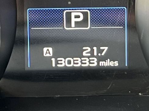 Used 2017 Subaru Outback 3.6R Limited AWD/4WD image 6