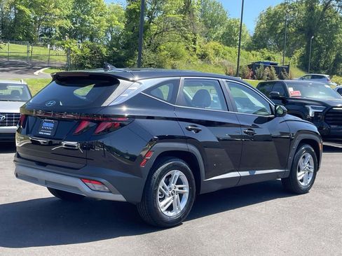 Certified 2025 Hyundai Tucson SE FWD image 3