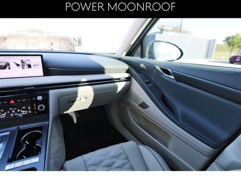 Used 2025 Genesis G80 3.5T Sport Prestige image 12