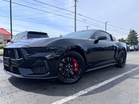 Used 2025 Ford Mustang GT Premium RWD image 17