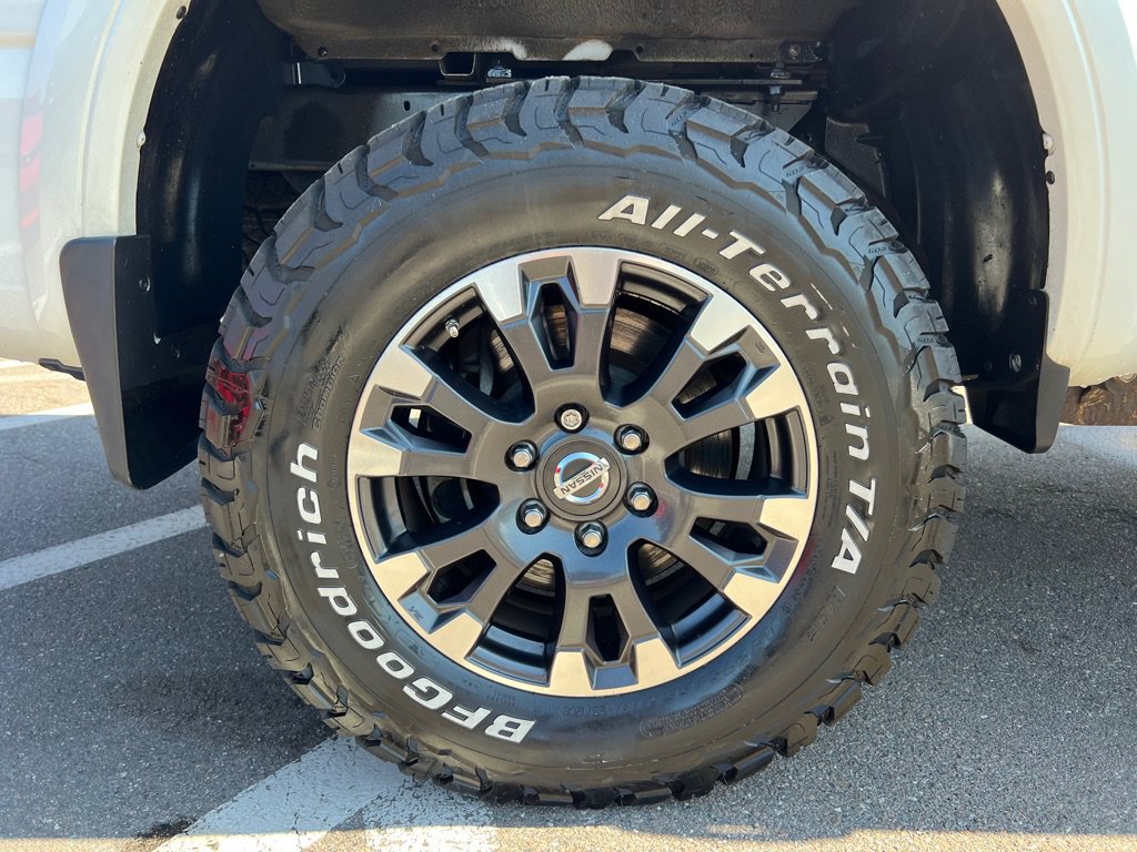 Used 2018 Nissan Titan PRO-4X w/ Pro-4x Convenience Package AWD/4WD image 12