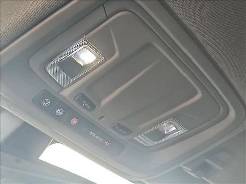 Used 2020 GMC Sierra 1500 SLT AWD/4WD image 20