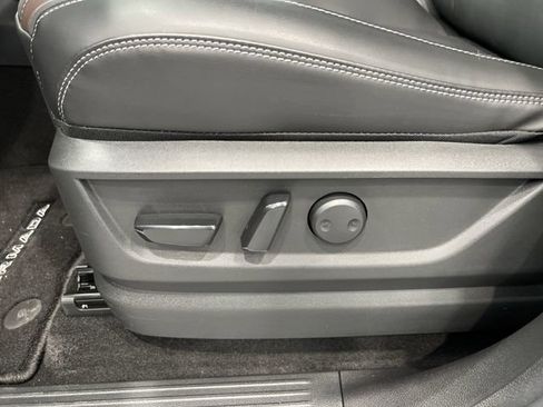 Used 2025 Nissan Armada SL w/ Captain's Chari Seat Package image 28