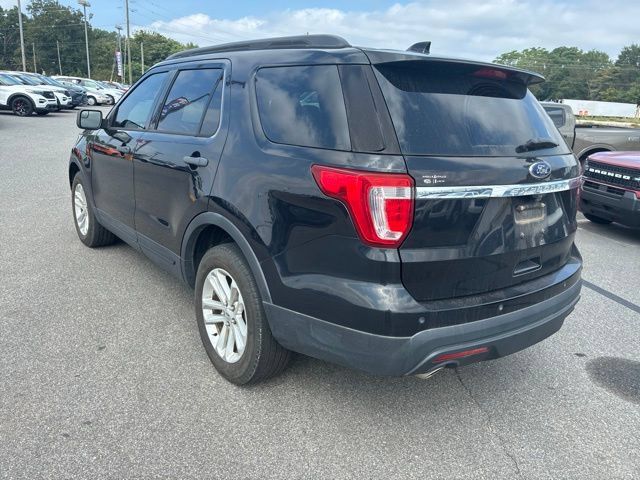 Used 2017 Ford Explorer FWD image 3