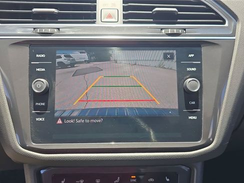 Used 2023 Volkswagen Tiguan SE w/ Panoramic Sunroof Package AWD/4WD image 22