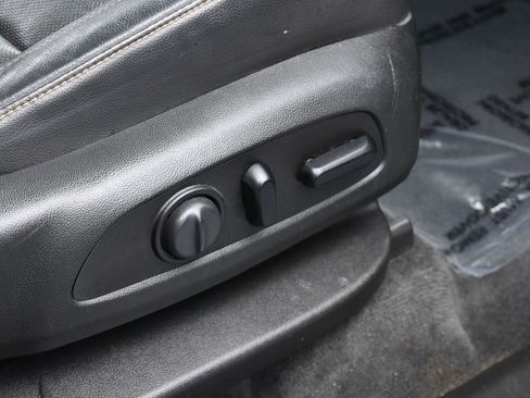 Used 2021 Chevrolet Traverse Premier w/ Redline Edition image 38