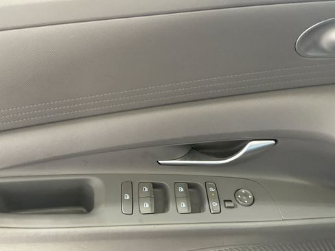 Used 2024 Hyundai Elantra SEL FWD image 13