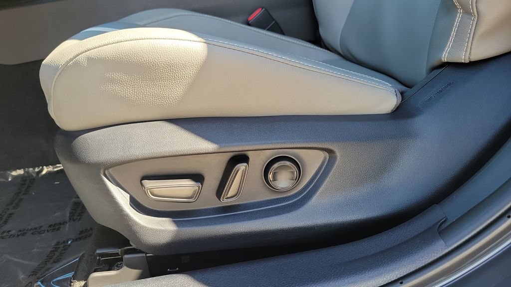 Certified 2025 Toyota Camry SE w/ Convenience Package FWD image 16