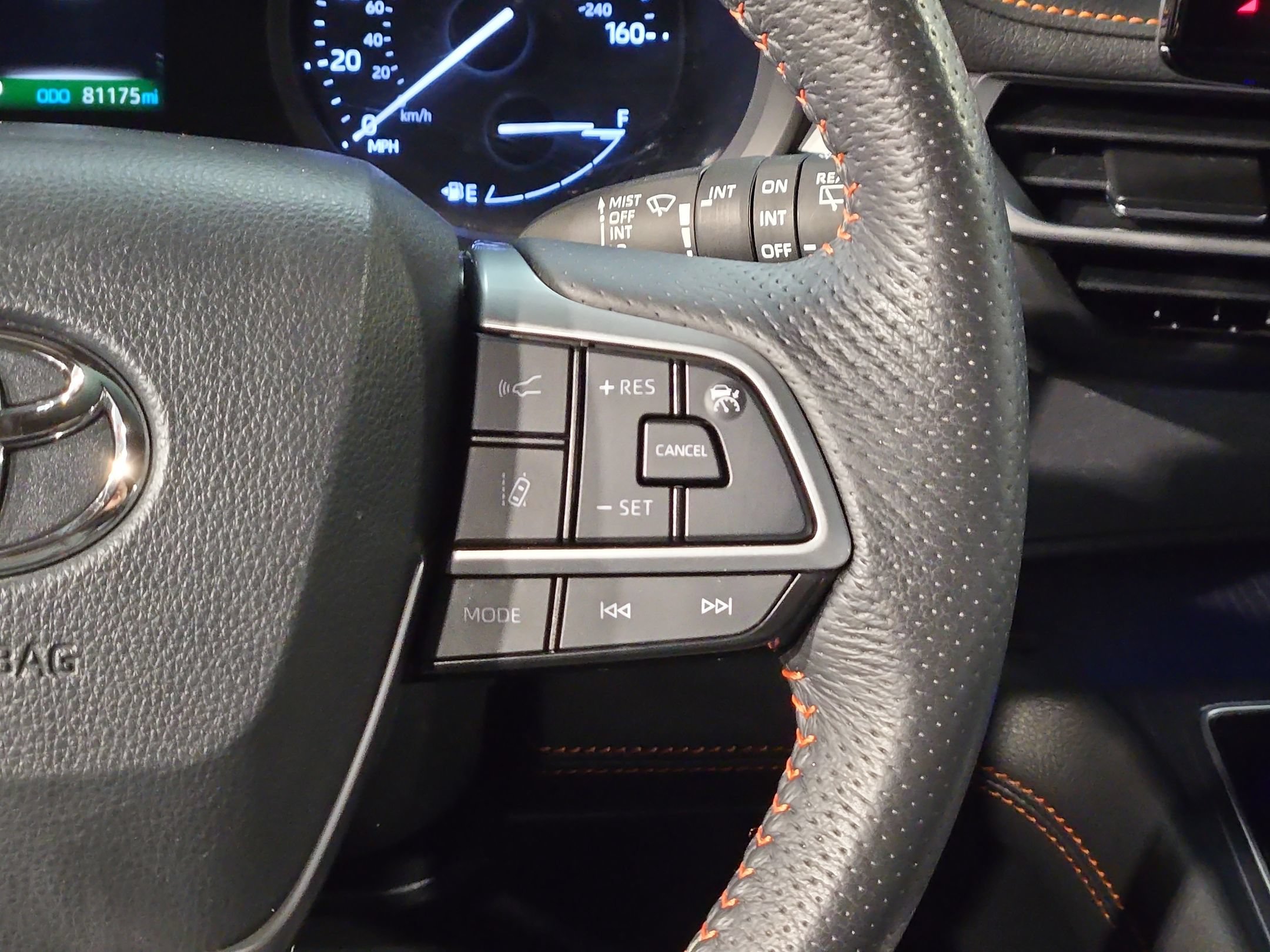 Used 2021 Toyota Sienna XSE FWD image 29