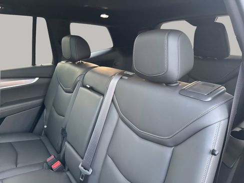 New 2025 Cadillac XT6 Luxury image 35