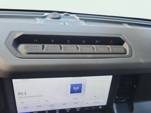 Used 2025 Ford Bronco Badlands AWD/4WD image 32