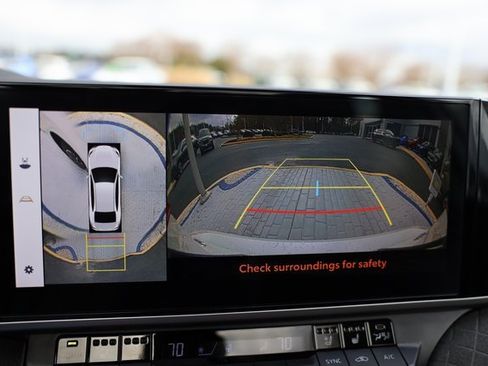 Used 2025 Toyota Camry XLE image 27