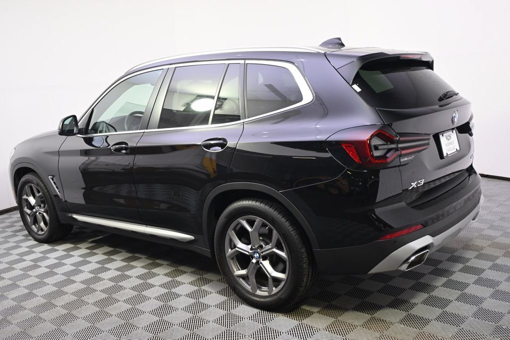 Used 2023 BMW X3 xDrive30i w/ Premium Package AWD/4WD image 3
