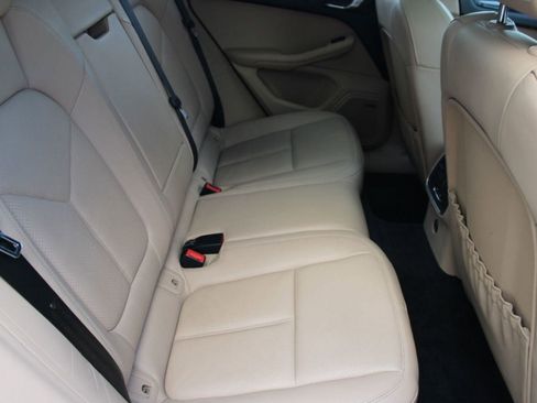 Used 2022 Porsche Macan S image 31