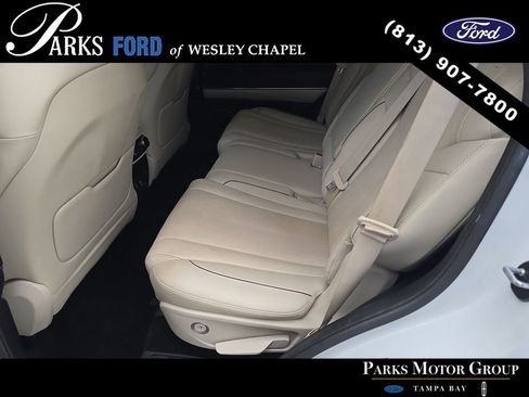 Used 2022 Genesis GV80 2.5T w/ Prestige Package 05 RWD image 15