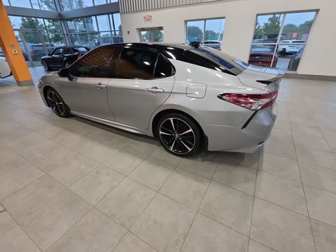 Used 2019 Toyota Camry FWD image 13