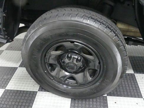 Used 2021 Toyota Tacoma SR AWD/4WD image 15