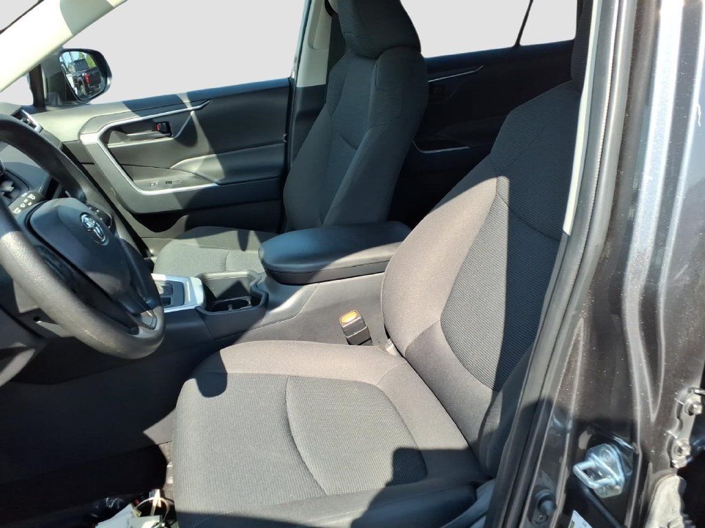 Used 2025 Toyota RAV4 LE FWD image 16