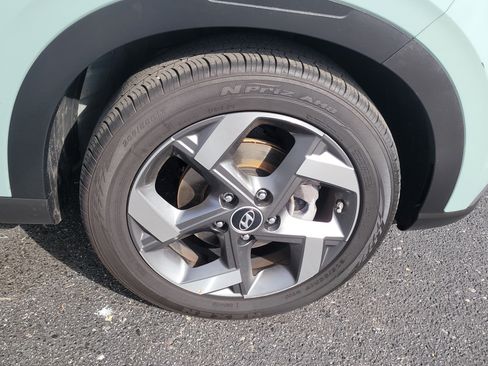 Used 2025 Hyundai Venue SEL image 10