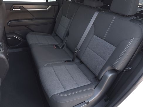 Used 2025 GMC Acadia Elevation image 32