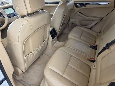 Used 2016 Porsche Macan S image 28