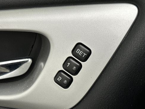 Used 2020 Nissan Pathfinder SL image 41