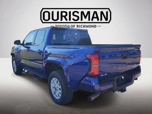 Certified 2025 Toyota Tacoma SR5 AWD/4WD image 5