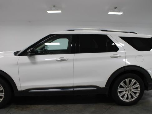 Used 2021 Ford Explorer Limited w/ Equipment Group 301A RWD image 6