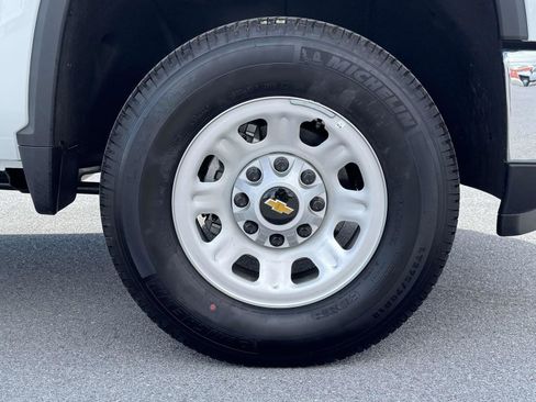 New 2025 Chevrolet Silverado 3500 W/T image 18