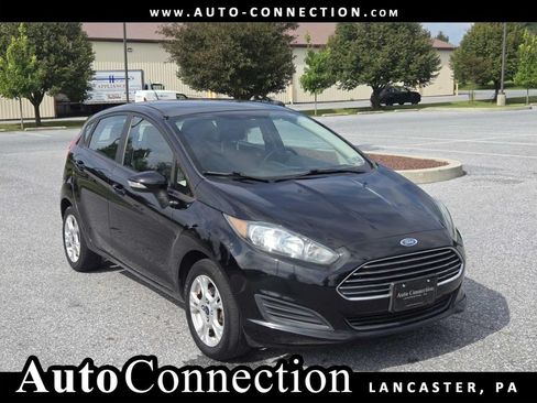 Used 2016 Ford Fiesta SE FWD image 1