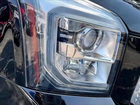 Used 2019 GMC Yukon XL SLT w/ Premium Edition RWD image 28