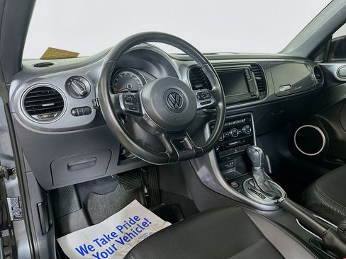 Used 2019 Volkswagen Beetle 2.0T SE FWD image 9
