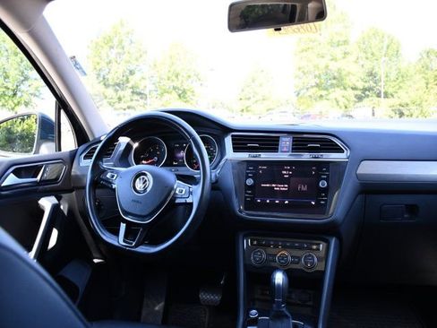 Used 2018 Volkswagen Tiguan SE w/ Panoramic Sunroof Package AWD/4WD image 20