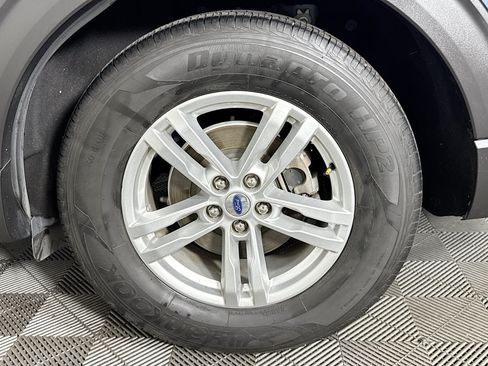 Used 2020 Ford Explorer XLT w/ Equipment Group 202A RWD image 35