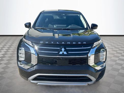 New 2026 Mitsubishi Outlander SE image 2