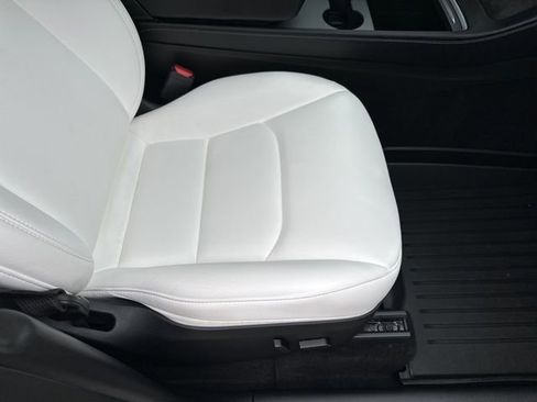 Used 2024 Tesla Model Y Long Range image 13