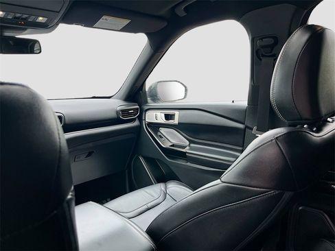 Used 2022 Ford Explorer ST w/ Equipment Group 401A image 24