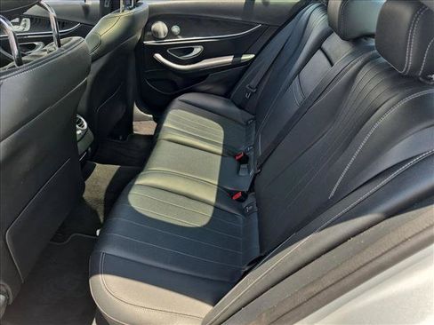 Used 2020 Mercedes-Benz E 350 4MATIC Sedan image 19