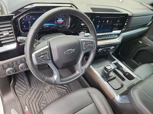 Used 2024 Chevrolet Silverado 1500 RST AWD/4WD image 10