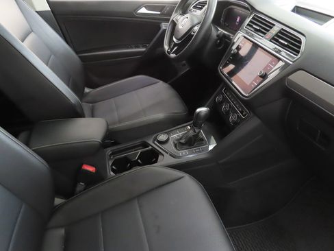 Used 2021 Volkswagen Tiguan SEL AWD/4WD image 27