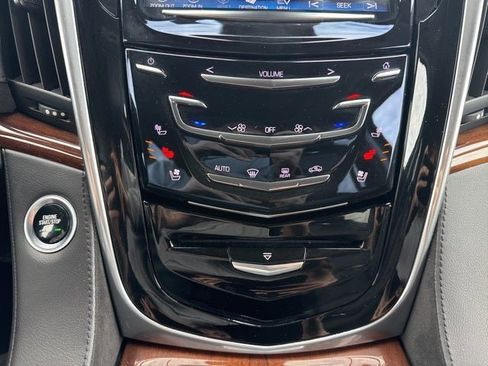 Used 2020 Cadillac Escalade ESV Premium Luxury w/ LPO, Radiant Package image 43