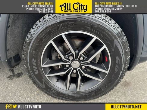 Used 2018 Jeep Grand Cherokee Trailhawk AWD/4WD image 39