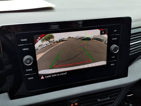 Certified 2026 Volkswagen Jetta SE FWD image 30