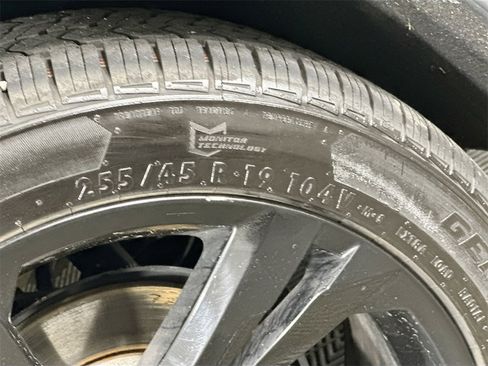 Used 2023 Volkswagen Tiguan SE R-Line image 33