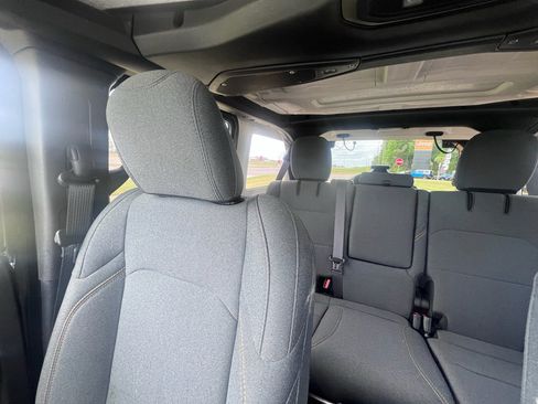 Used 2025 Jeep Wrangler Willys image 25