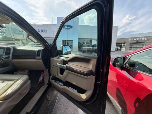 Used 2018 Ford F150 Lariat w/ Equipment Group 502A Luxury AWD/4WD image 22
