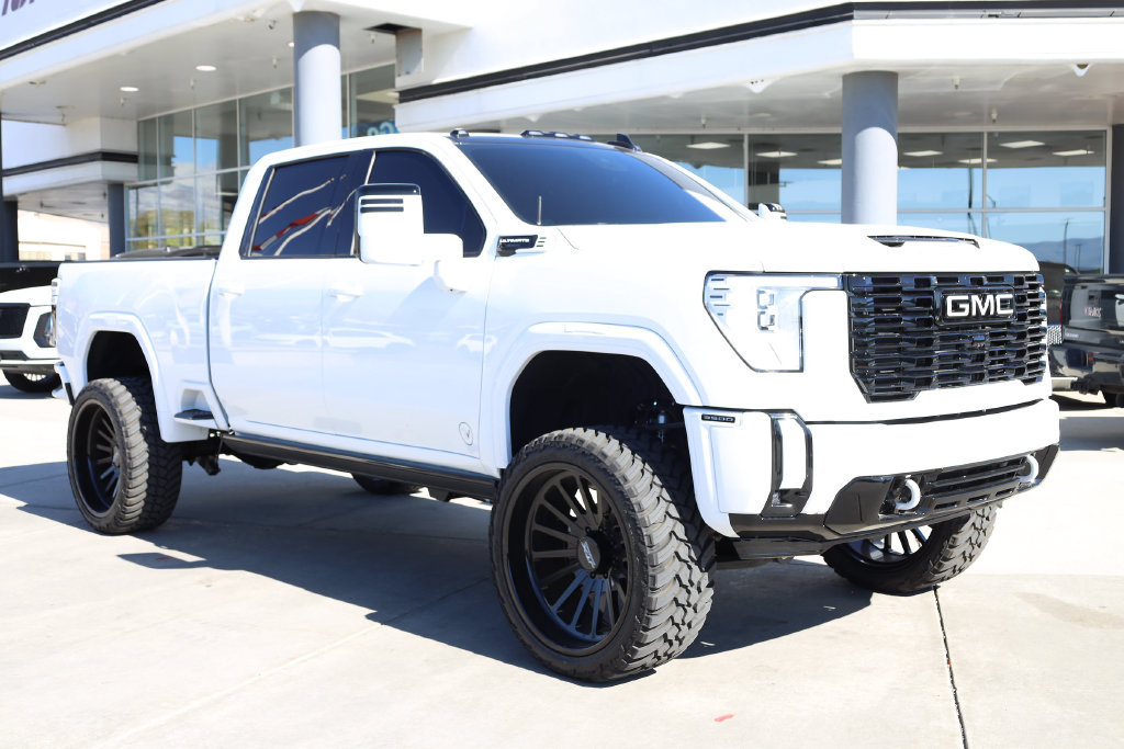 Used 2026 GMC Sierra 3500 Denali Ultimate AWD/4WD image 8