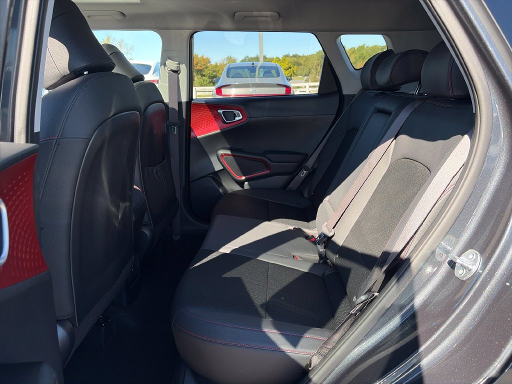 Used 2025 Kia Soul GT-Line w/ GT-Line Technology Package FWD image 26