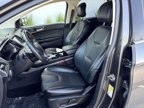 Used 2017 Ford Edge Titanium w/ Equipment Group 302A AWD/4WD image 21